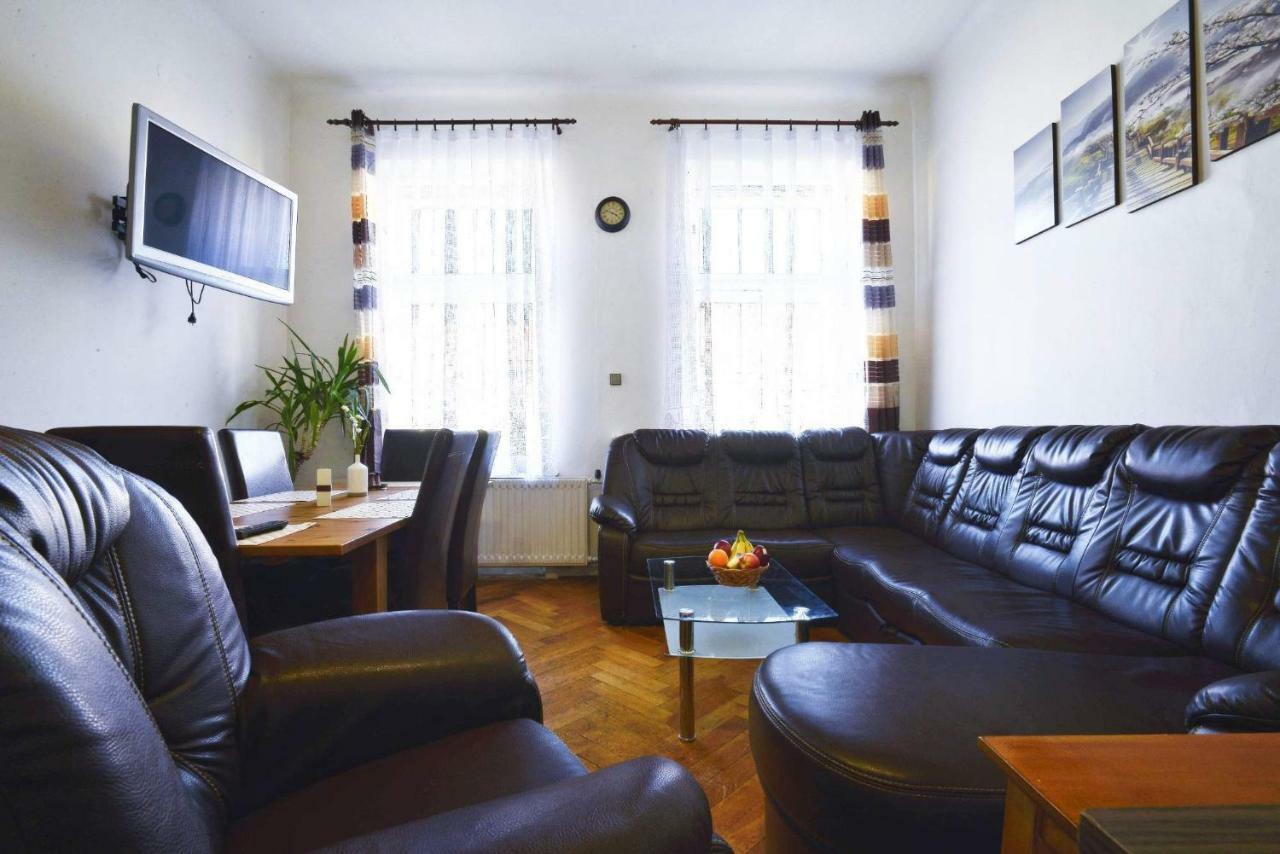 Spacious Cozy Apartments In Centre Прага Екстериор снимка